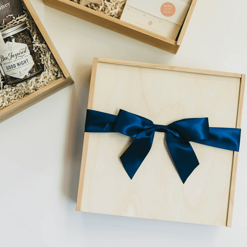 Wooden Gift Box Luxury Pine Keepsake with Lid - 10x10x5"