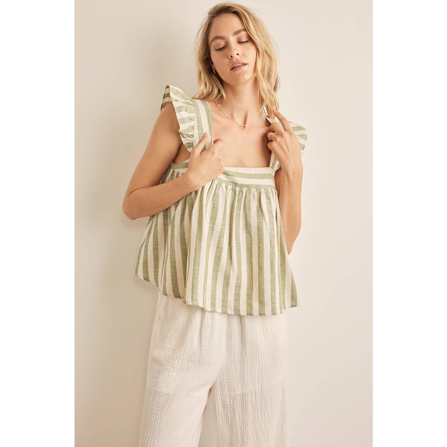STRIPED LINEN RUFFLED SLEEVE TOP BUTTON CLOSURE