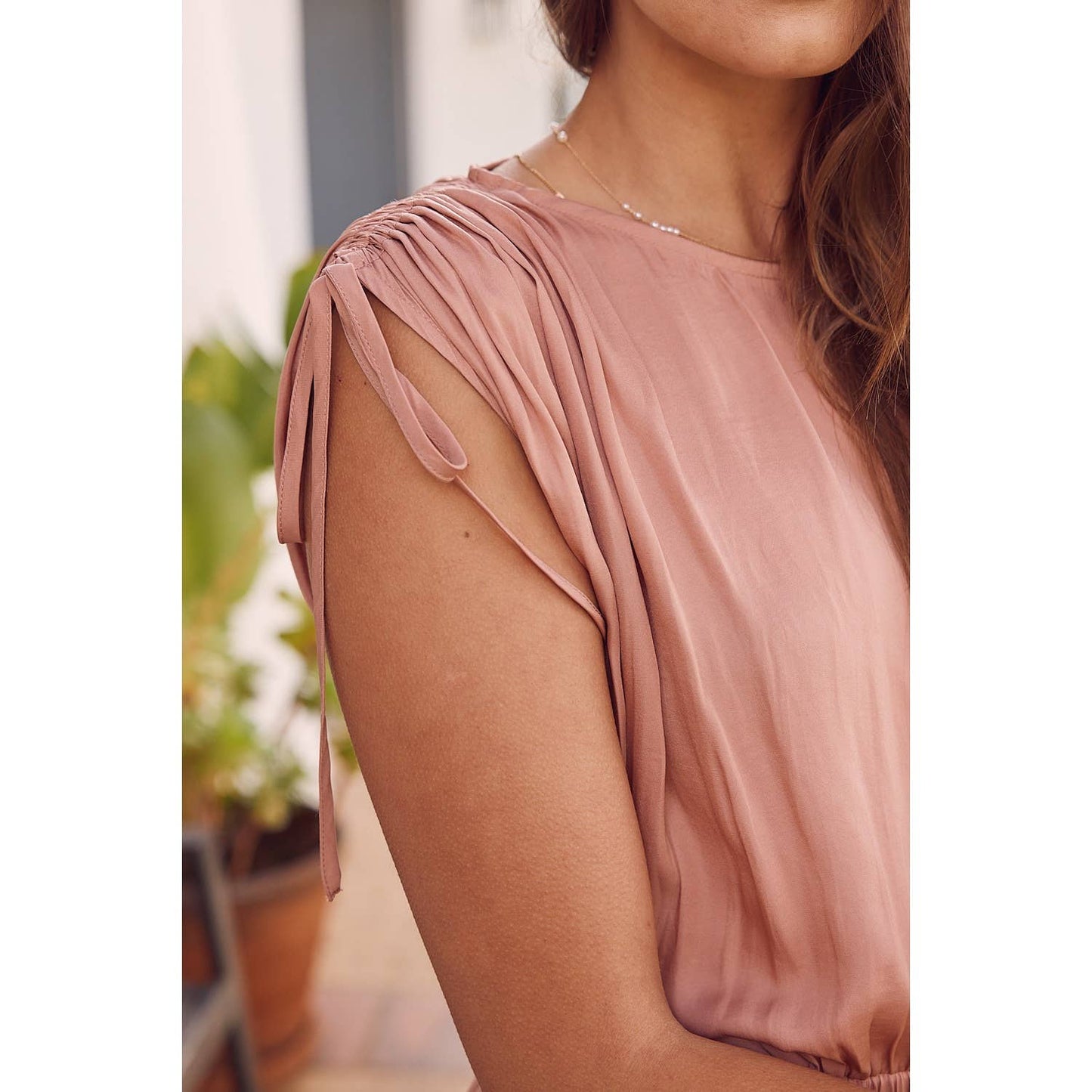 SHOULDER RUCHED SLEEVELESS MIDI DRESS