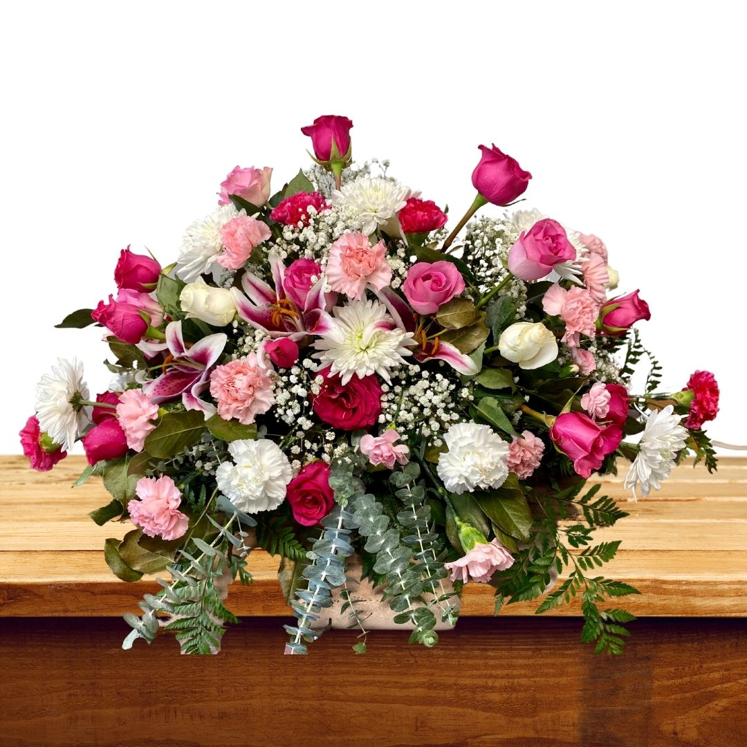 Casket Spray #3006 :: Roberts Floral and Gifts